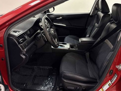 Used 2014 Toyota Camry SE image 13