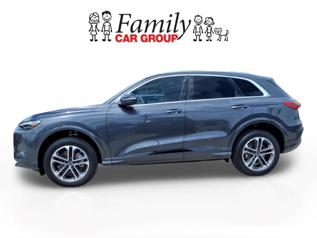 Used 2025 Audi Q5 Premium AWD/4WD image 2