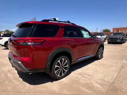 New 2026 Nissan Pathfinder Platinum AWD/4WD image 8