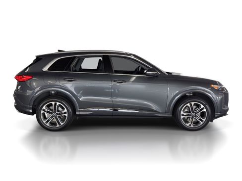 Used 2025 Audi Q5 Premium Plus w/ Premium Plus image 8