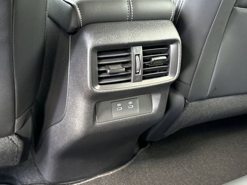 Used 2025 Nissan Murano SV image 11