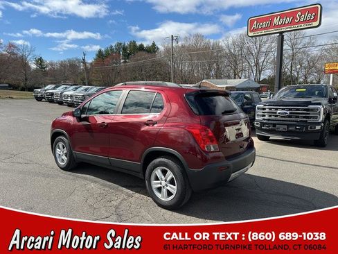 Used 2016 Chevrolet Trax LT w/ LT Sun and Sound Package image 6