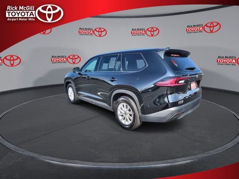 Used 2025 Toyota Grand Highlander AWD image 6