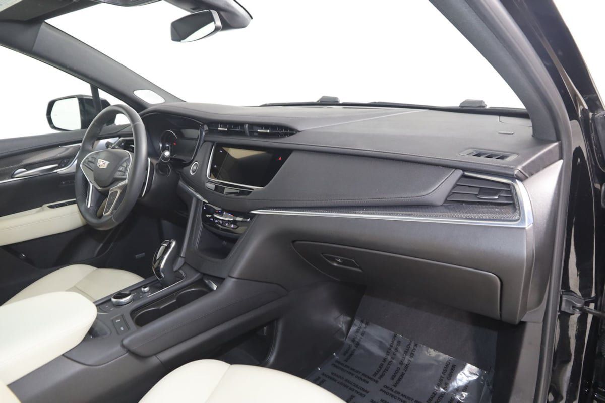 Used 2023 Cadillac XT5 Sportv w/ LPO, Floor Liner Package AWD/4WD image 43