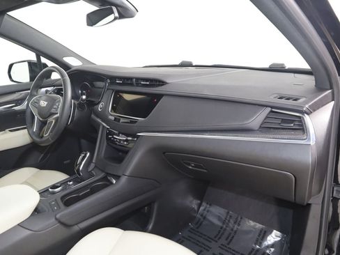 Used 2023 Cadillac XT5 Sportv w/ LPO, Floor Liner Package AWD/4WD image 43