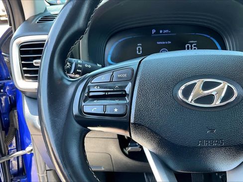 Used 2024 Hyundai Venue SEL FWD image 23