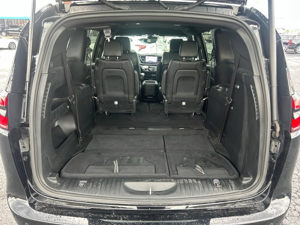 Used 2025 Chrysler Pacifica Select FWD image 35