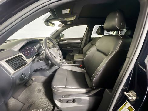 Used 2020 Volkswagen Atlas Cross Sport SEL image 14
