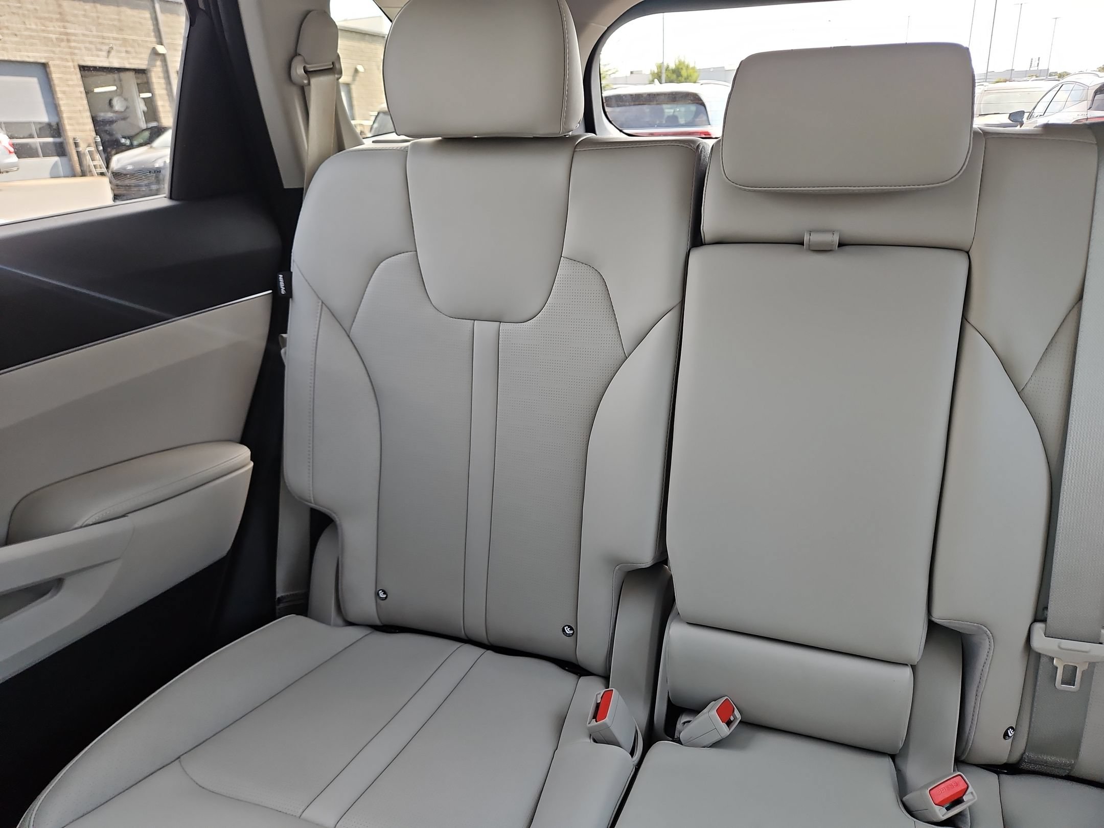 Used 2025 Kia Sorento S FWD image 12