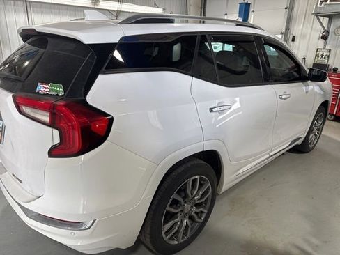 Used 2022 GMC Terrain Denali AWD/4WD image 2