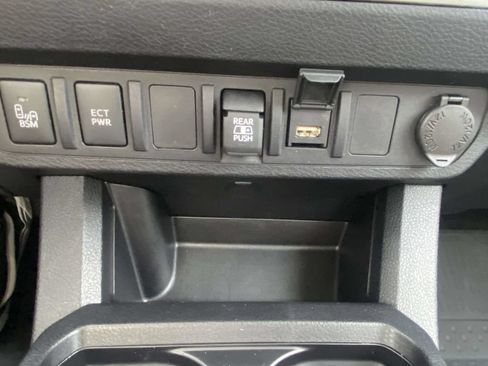 Used 2023 Toyota Tacoma SR5 w/ Technology Package AWD/4WD image 30