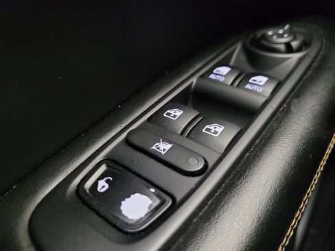 Used 2020 Jeep Compass Latitude FWD image 27