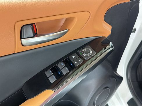 Certified 2025 Lexus IS 350 F Sport image 16