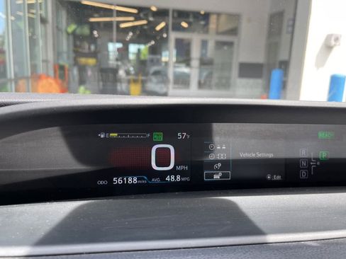 Used 2016 Toyota Prius Three Touring FWD image 13