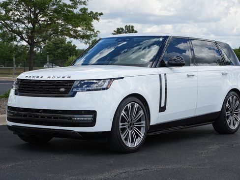 Used 2024 Land Rover Range Rover Long Wheelbase SE AWD/4WD image 10
