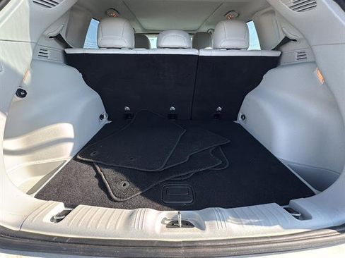 Used 2019 Jeep Compass Latitude w/ Popular Equipment Group FWD image 11