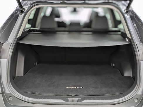 Used 2022 Toyota RAV4 XLE w/ Convenience Package image 13