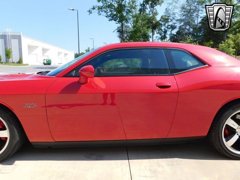Used 2011 Dodge Challenger SRT8 image 6