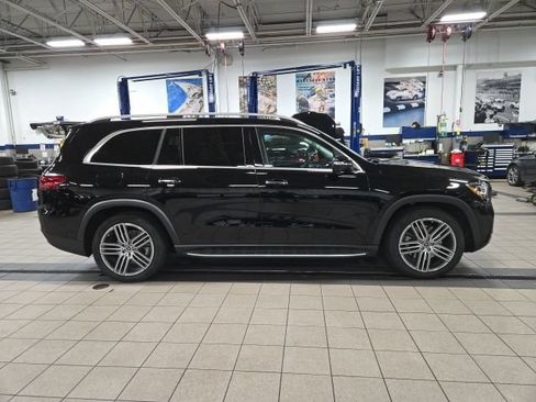 Used 2026 Mercedes-Benz GLS 450 4MATIC image 2