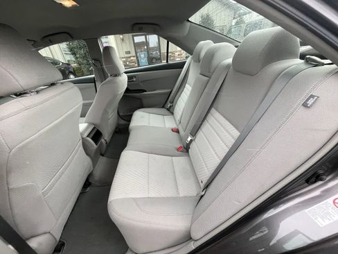 Used 2015 Toyota Camry LE image 9