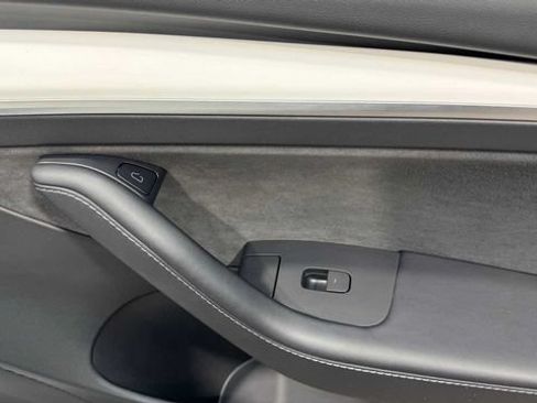 Used 2023 Tesla Model 3 Standard Range RWD image 12
