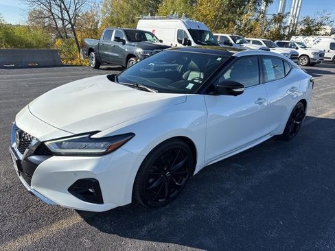 Used 2019 Nissan Maxima SR w/ Premium Package image 1