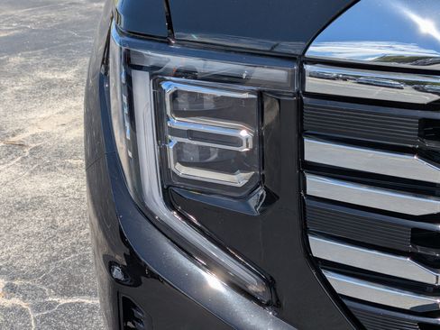 New 2026 GMC Sierra 1500 SLT w/ SLT Premium Plus Package AWD/4WD image 10