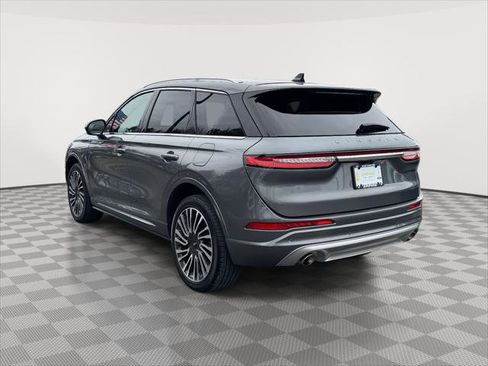 Used 2022 Lincoln Corsair AWD w/ Premium Package image 5