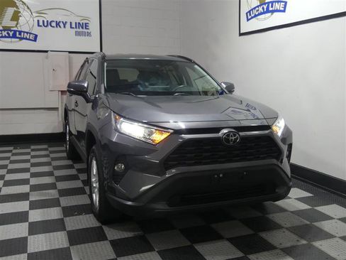 Used 2021 Toyota RAV4 XLE AWD/4WD image 5