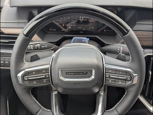 New 2026 GMC Acadia Denali Ultimate w/ LPO, Floor Liner Package AWD/4WD image 21