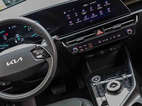 Certified 2025 Kia Niro EX w/ EX Cold Weather Package FWD image 18
