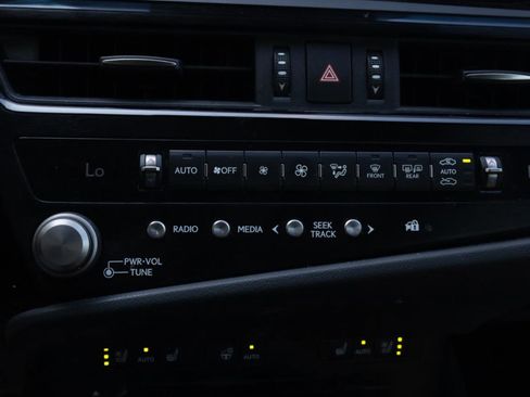 Used 2022 Lexus ES 350 w/ Premium Package image 10