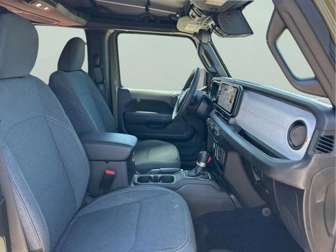 Certified 2025 Jeep Wrangler Sport AWD/4WD image 12