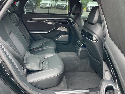 Used 2024 Audi S8 AWD/4WD image 13