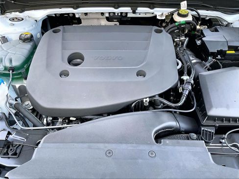 New 2026 Volvo XC40 B5 Ultra w/ Climate Package AWD/4WD image 13