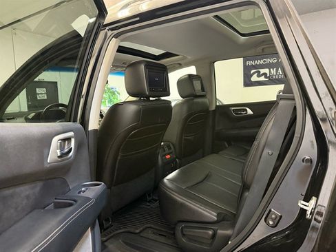 Used 2013 Nissan Pathfinder Platinum w/ Platinum Premium Pkg AWD/4WD image 11