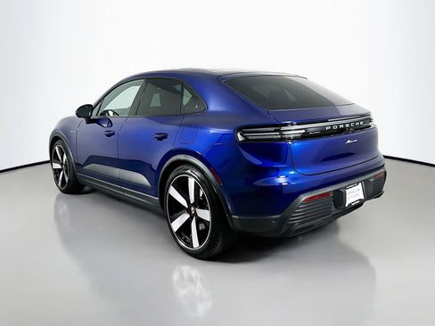 Certified 2025 Porsche Macan Electric image 2