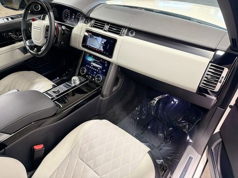 Used 2021 Land Rover Range Rover SV Autobiography Dynamic image 16