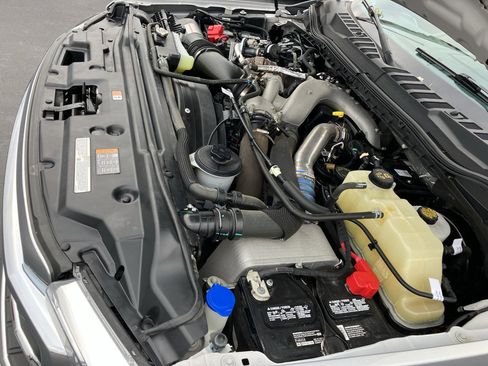 Used 2022 Ford F250 Lariat w/ Chrome Package image 39