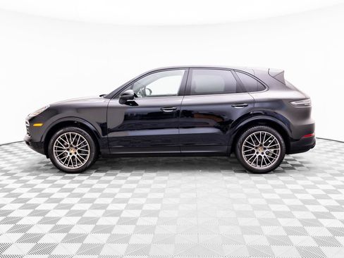 Certified 2023 Porsche Cayenne Platinum Edition AWD/4WD image 2