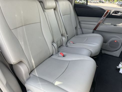 Used 2013 Toyota Highlander Limited AWD/4WD image 15