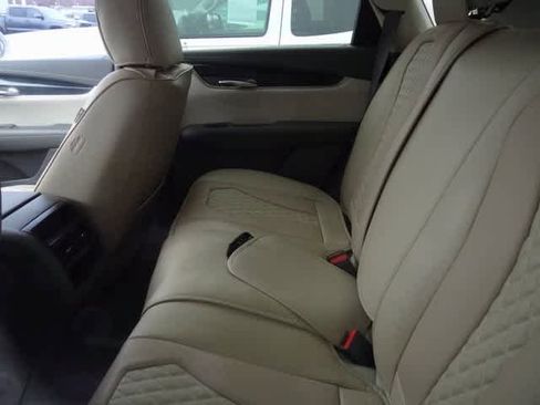 Used 2020 Cadillac XT5 Premium Luxury image 9