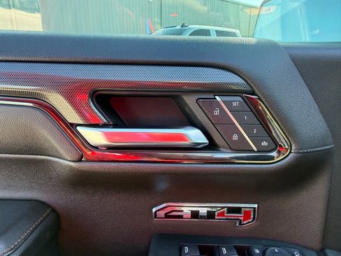Used 2024 GMC Sierra 1500 AT4 w/ Technology Package AWD/4WD image 11