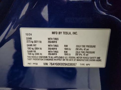 Used 2025 Tesla Model Y Long Range RWD image 91