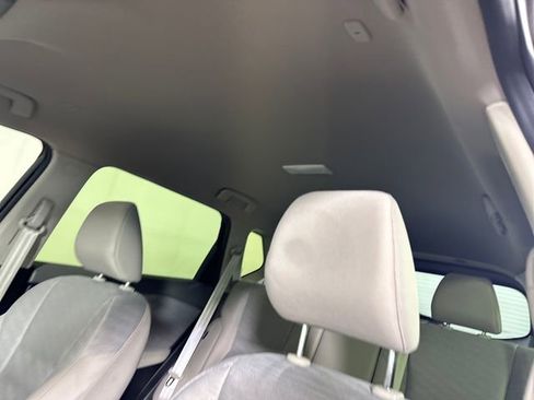 Used 2023 Nissan Rogue SV image 12