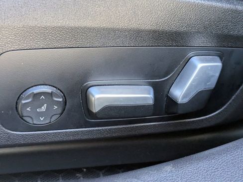 Used 2023 BMW 330i Sedan w/ Convenience Package RWD image 19