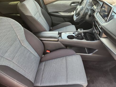 Used 2023 Nissan Rogue SV FWD image 17