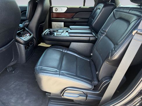 Used 2021 Lincoln Navigator Reserve w/ Luxury Package AWD/4WD image 17