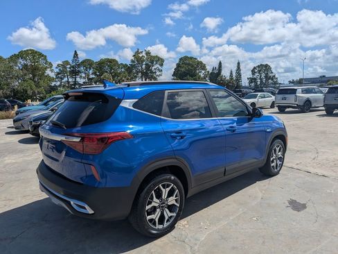 Certified 2022 Kia Seltos EX AWD/4WD image 8