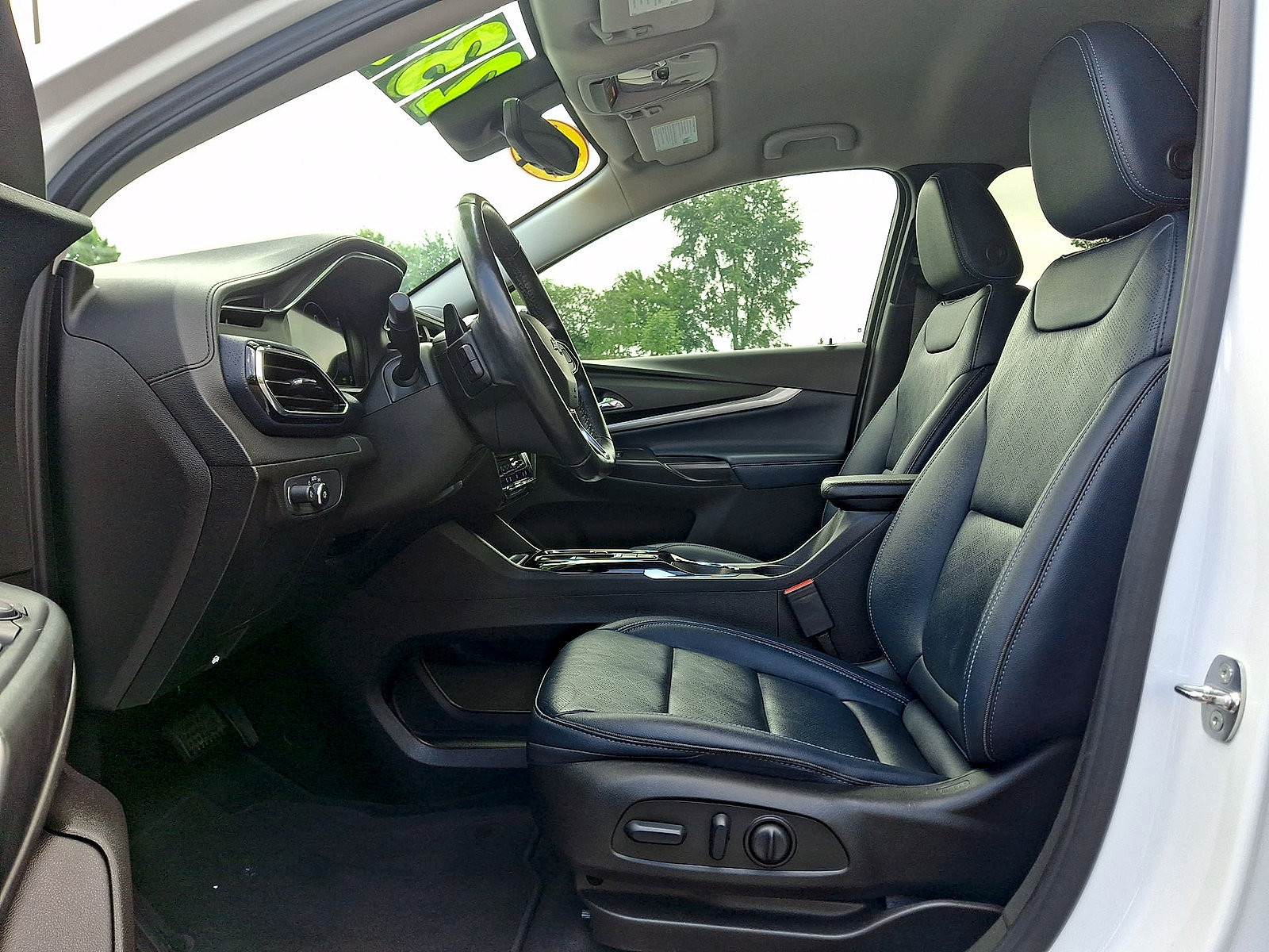 Used 2023 Chevrolet Bolt EUV Premier FWD image 11